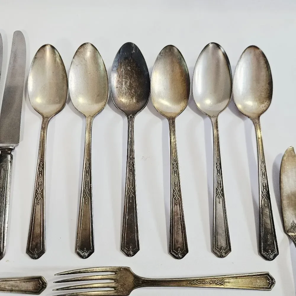 Antique Tudor Plate Oneida Mary Stuart Silver Plate Flatware Set 6 Service 20 Pc